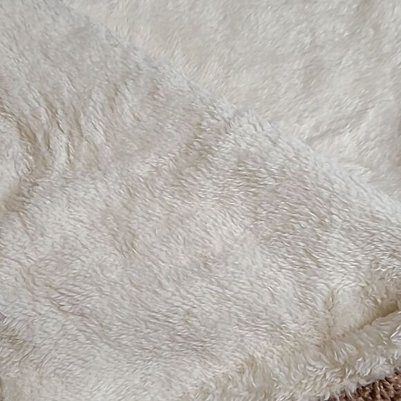 New with Tag Nordstrom Gray and Hold Trees with cream faux fur baby blanket. - Picture 4 of 4